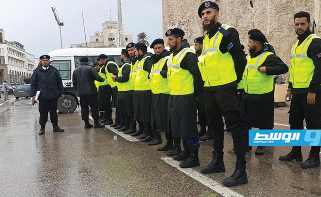 للمرة الأولى.. انتشار الدوريات الراجلة لأفراد شرطة النجدة في طرابلس