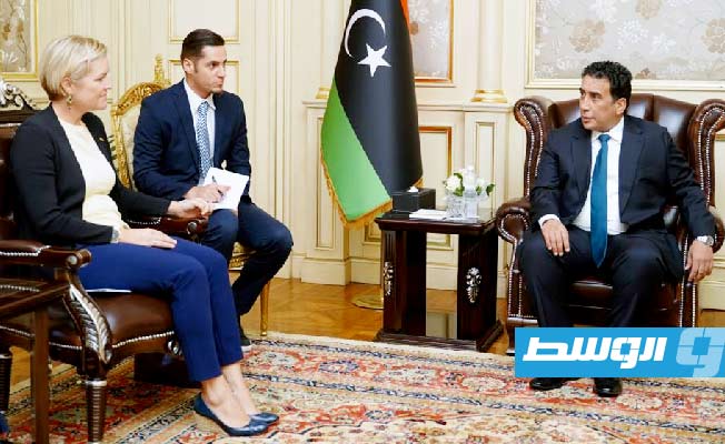 المنفي يجتمع مع السفيرة البريطانية لمناسبة انتهاء عملها في ليبيا