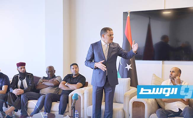 الدبيبة يستقبل مخاتير محلات بلدية بنغازي في منزله بطرابلس