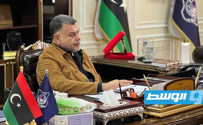 وزير الداخلية يطلع على إجراءات أقسام المرور للحد من الحوادث على الطرق العامة