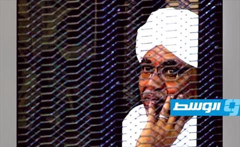 السودان يصادر حسابا للبشير ويغلق 5 مكاتب صرافة مولت نظامه