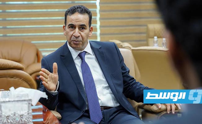 النويري خلال اجتماعه مع المنفي في طرابلس، الأحد 31 أكتوبر 2021. (المجلس الرئاسي)