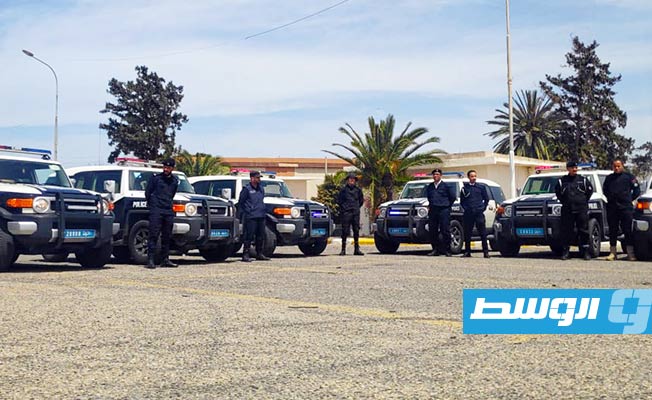 مركبات أمنية تتفقد مدن الساحل الغربي ضمن حملة للمحافظة على الاستقرار فيها، 18 أبريل 2020. (داخلية الوفاق)