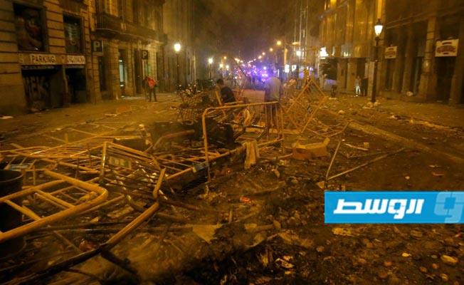 صدامات عنيفة بين انفصاليين والشرطة في كتالونيا تسفر عن 200 جريح