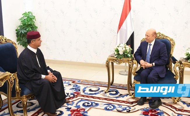 السفير الليبي الجديد لدى اليمن إدريس أبوبكر يلتقى رئيس مجلس القيادة الرئاسي رشاد العليمي (وزارة الخارجية اليمنية)