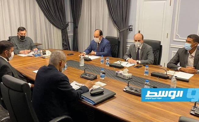 السراج يناقش «جباية الإيرادات المحلية» خلال اجتماع لحكومة الوفاق