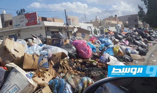 وزارة الحكم المحلي بحكومة الوفاق: عدد من البلديات أخفقت بمعالجة أزمة القمامة