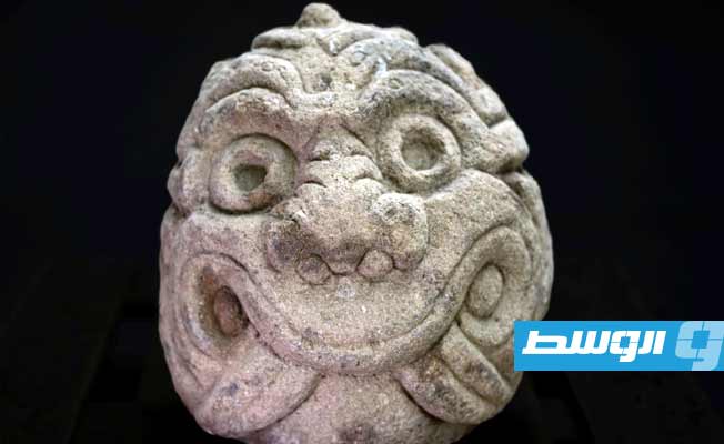 سويسرا تعيد منحوتة حجرية عمرها 2500 عام إلى البيرو