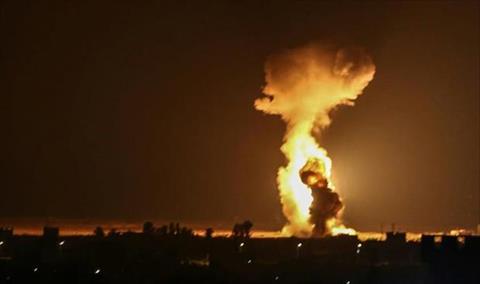 طائرات ودبابات إسرائيلية تستهدف مواقع لـ«حماس» في غزة