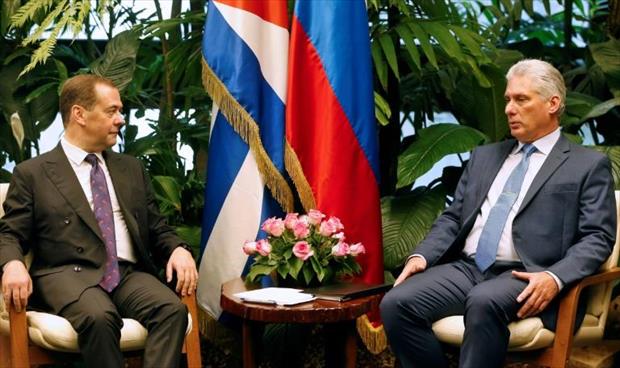 مدفيديف يتهم واشنطن بالسعي لفرض «حصار نفطي» على كوبا