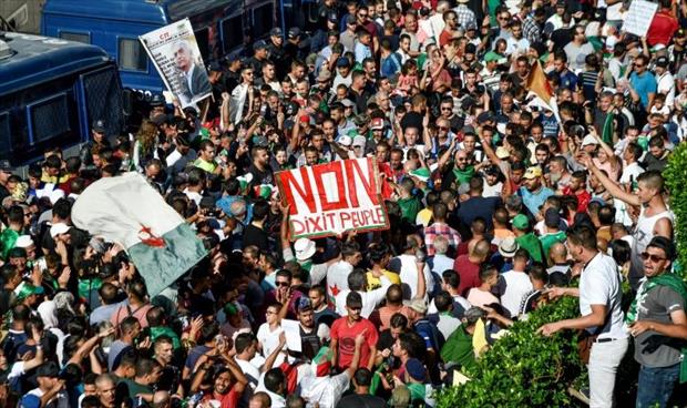 الطلاب في الجزائر يتظاهرون للأسبوع الـ35 على التوالي ضد النظام