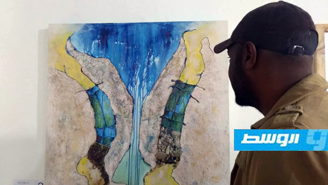 بالصور: افتتاح معرض «النسمات الزرقاء» للفنان التشكيلي إيهاب الفارسي