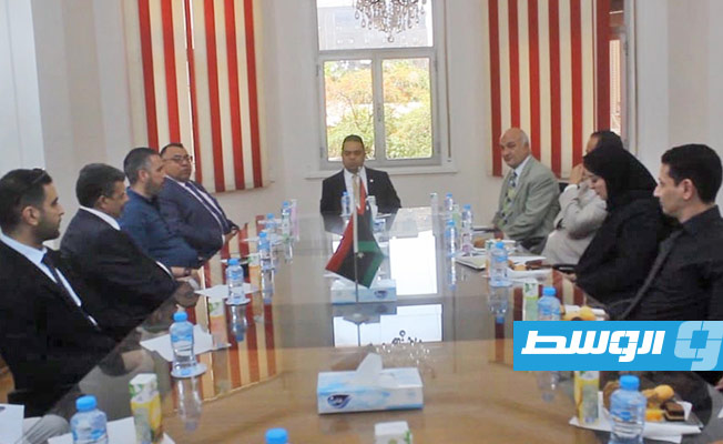 وزير العمل يحث السفارة الليبية بالقاهرة على تسهيل معاملات وإجراءات الجالية المقيمة في مصر