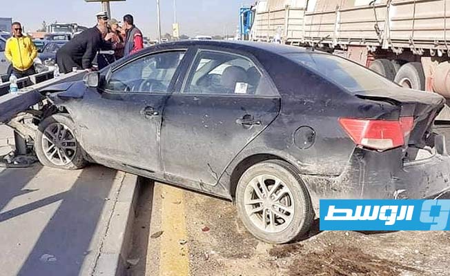 اصطدام 3 سيارات فوق جسر حي دمشق بطرابلس