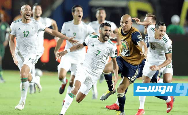 رياض محرز يحتفل مع نجوم المنتخب الجزائري بأمم أفريقيا 2019. (أرشيفية : الإنترنت)