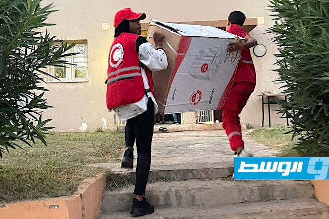 جانب من المساعدات المقدمة من جمعية الهلال الأحمر الليبي فرع طرابلس للمتضررين، الأحد 24 سبتمبر 2023 (صفحة الجمعية على فيسبوك)