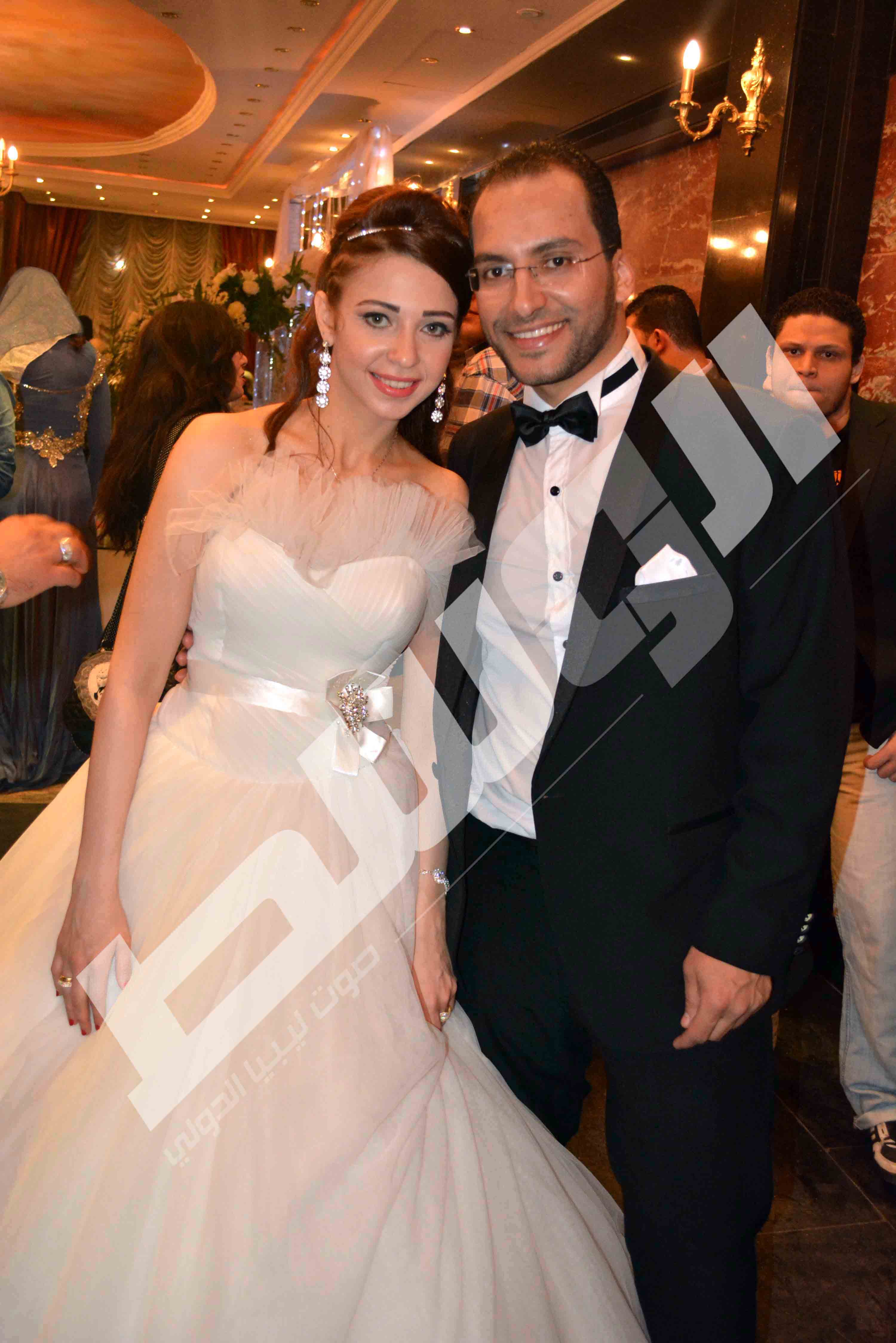 بالصور: نجوم الفن في حفل زفاف أحمد وزيزي