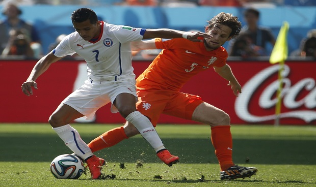 بالصور..هولندا تفوز على تشيلي 2 - 0 بفضل تألق روبن "الخارق"