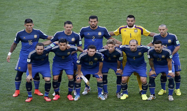 بالصور..ألمانيا تفوز بكأس العالم بتغلبها على الأرجنتين 1-0 في مباراة مثيرة 