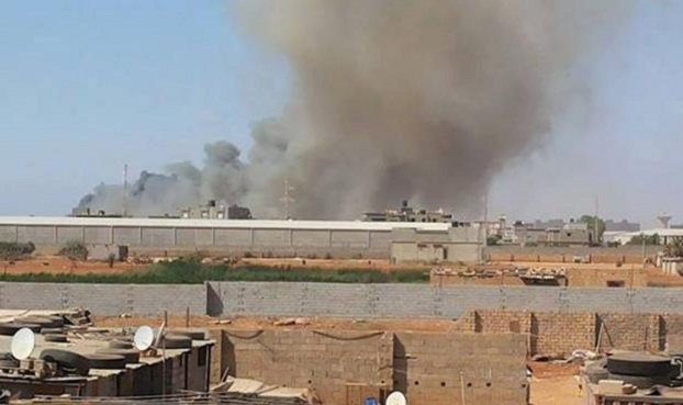 قصف مكثف لمعسكر الصاعقة في بنغازي