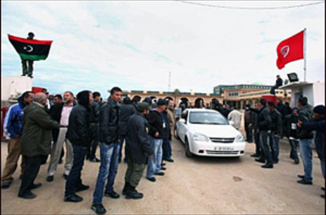 تقرير دولي: العصابات تهيمن على الحدود الليبية التونسية