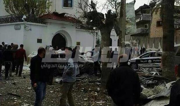 تفاصيل تفجير العبوة الناسفة أمام مبنى السفارة الجزائرية (صور)