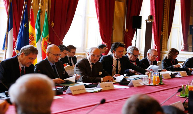 فرنسا تلوح بإجراءات حال عدم تشكيل حكومة وحدة في ليبيا