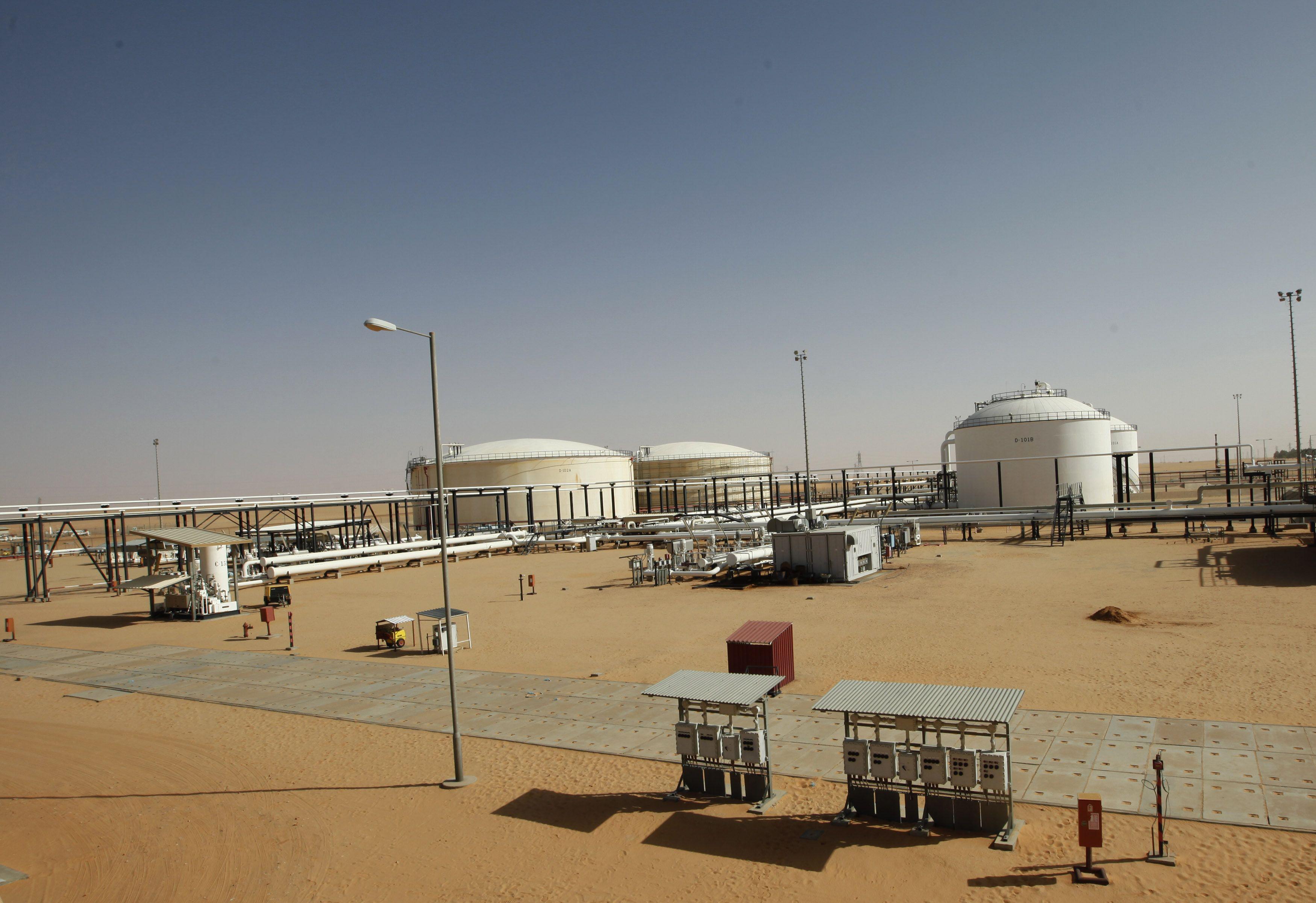 إنتاج ليبيا من النفط أكثر من 400 ألف برميل يوميًّا