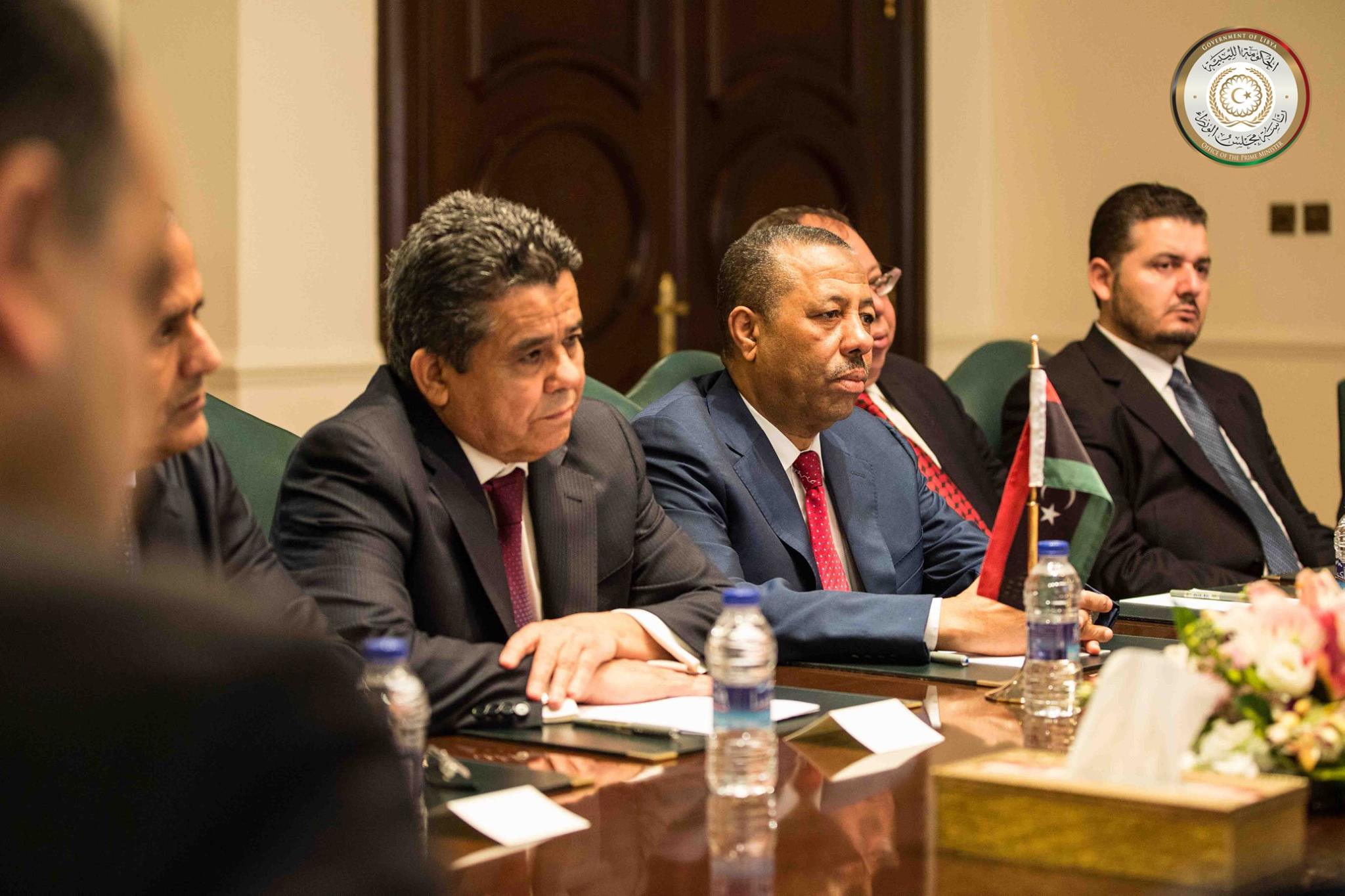 الثني يجتمع برئيس الوزراء الأردني في عمَّان