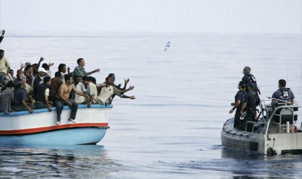 حرس السواحل الليبي ينقذ أكثر من 370 مهاجرًا غير شرعي
