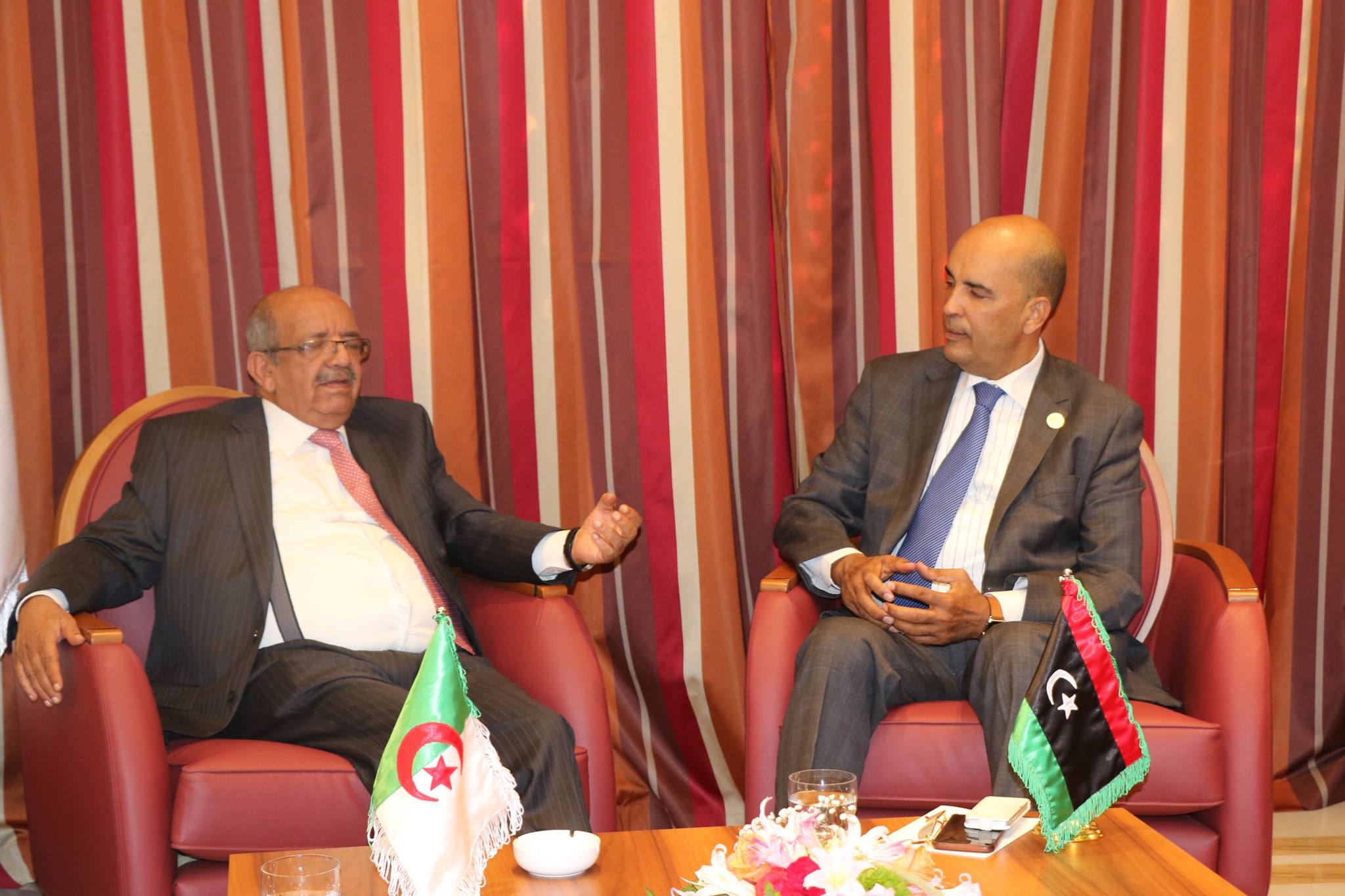 الجزائر تطلع موسى الكوني على أجندة اجتماع دول الجوار الليبي بالنيجر