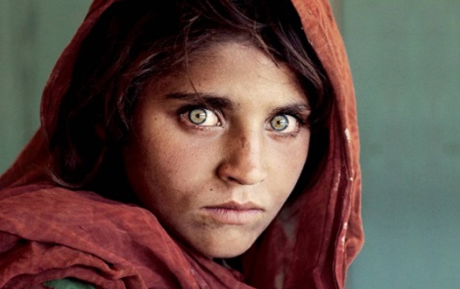 الرئيس الأفغاني يستقبل فتاة «ناشونال جيوغرافيك»
