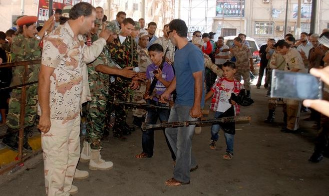 «بلدي طبرق» يطلق حملة جمع السلاح لدعم الجيش في الهلال النفطي