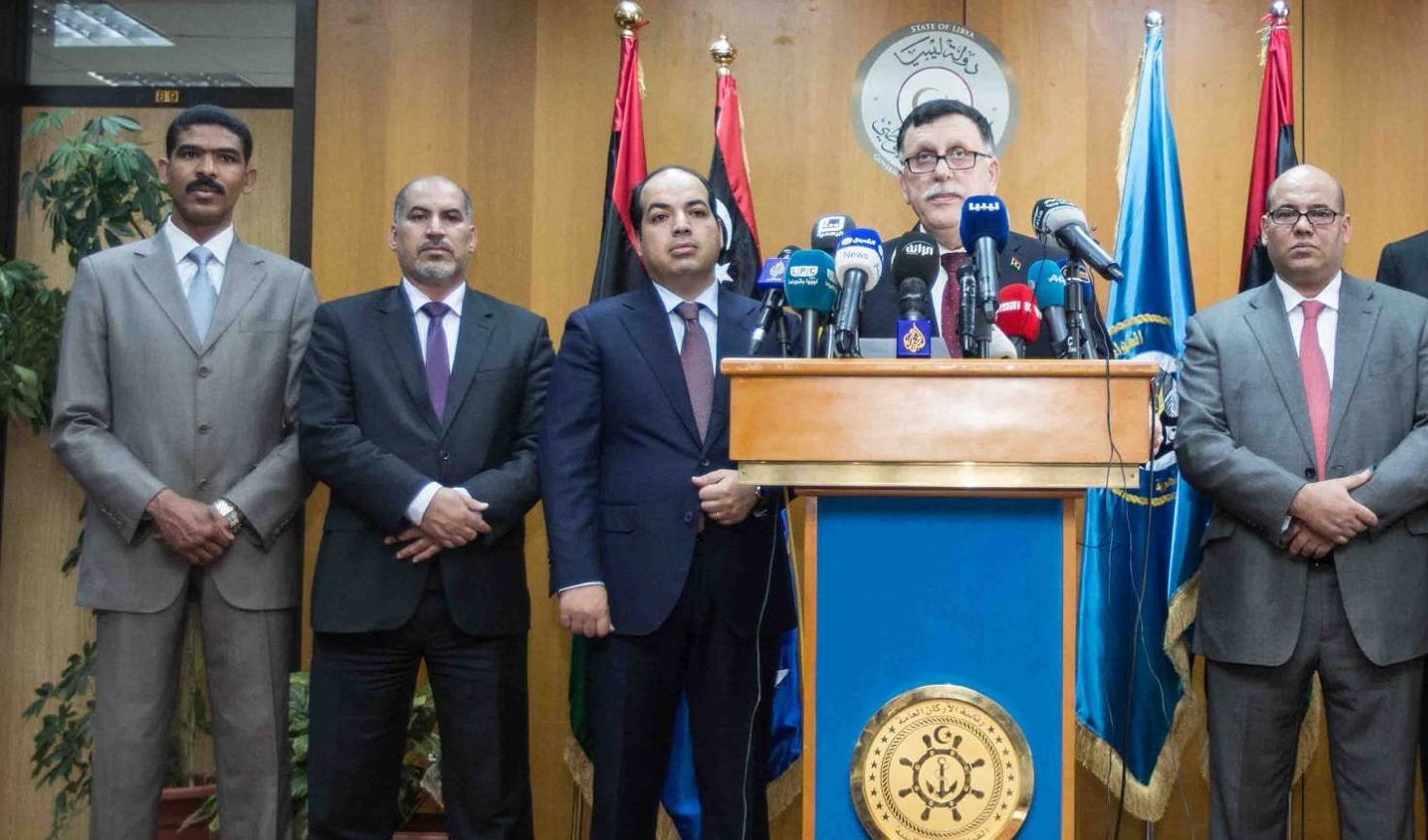 «الرئاسي» يدعو النائب العام لفتح تحقيق حول تعرض المتظاهرين في طرابلس لإطلاق الرصاص