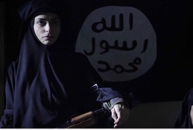 «غرابيب سود» يدفع السورية رينا بشور للانضمام إلى «داعش»
