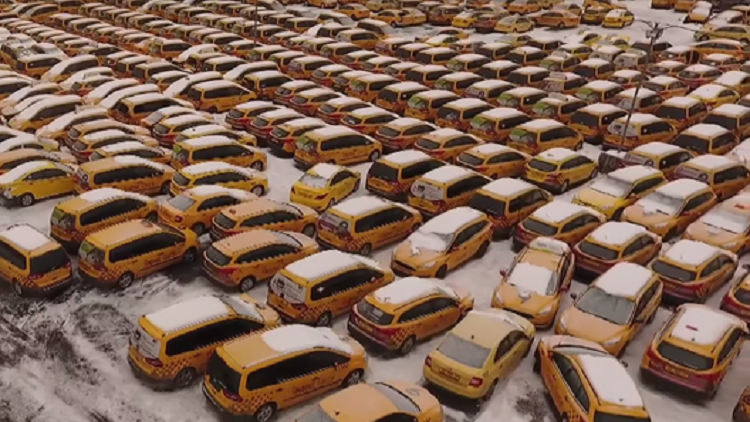 بالفيديو: مقبرة للسيارات في روسيا