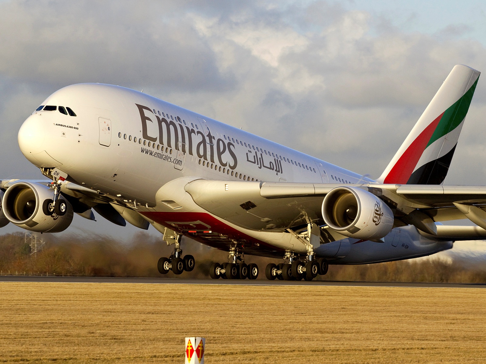 «طيران الإمارات» تنقذ «إيرباص» بصفقة قيمتها 16 مليار دولار