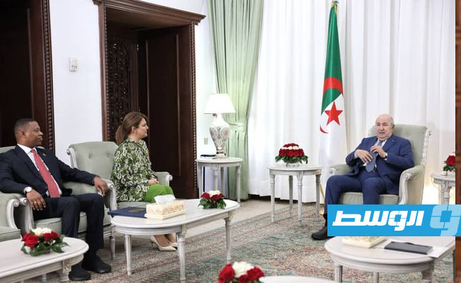 تبون يجدد دعم الجزائر لاستقرار ليبيا وتطوير علاقات التعاون بين البلدين