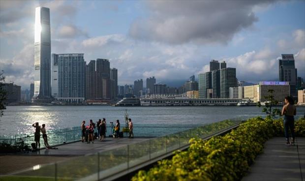 بورصة هونغ كونغ تتراجع 4% تأثرا بالمخاوف من قانون صيني