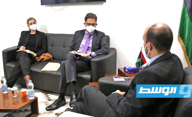 لقاء عماري زايد والسفير الألماني لدى ليبيا، الاثنين، 23 نوفمبر 2020. (إدارة الإعلام والتواصل)