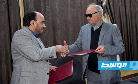 بلدية وجامعة طبرق توقعان اتفاقية تعاون في المجالات الإدارية والعلمية والأكاديمية