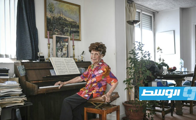 أنامل الفرنسية كوليت ماز تواصل العزف على البيانو في عمر الـ 108 سنوات