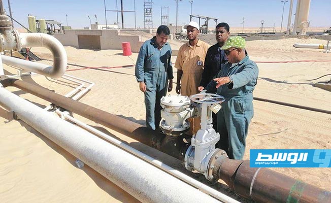 اتحاد عمال النفط والغاز يجدد التهديد بإغلاق موانئ التصدير لتحقيق مطالبهم