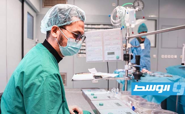 أطباء يجرون عملية قلب مفتوح في تاجوراء، 19 ديسمبر 2023. (جهاز دعم وتطوير الخدمات العلاجية)