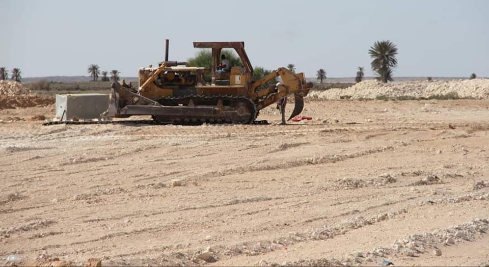 إيقاف العمل بمحاجز طوب البناء بمنطقة رأس اجدير، 4 نوفمبر 2020. (داخلية الوفاق)