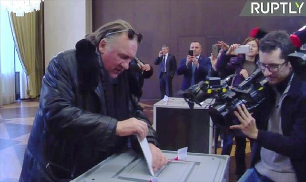 الفرنسي جيرار ديبارديو يدلى بصوته في الانتخابات الروسية
