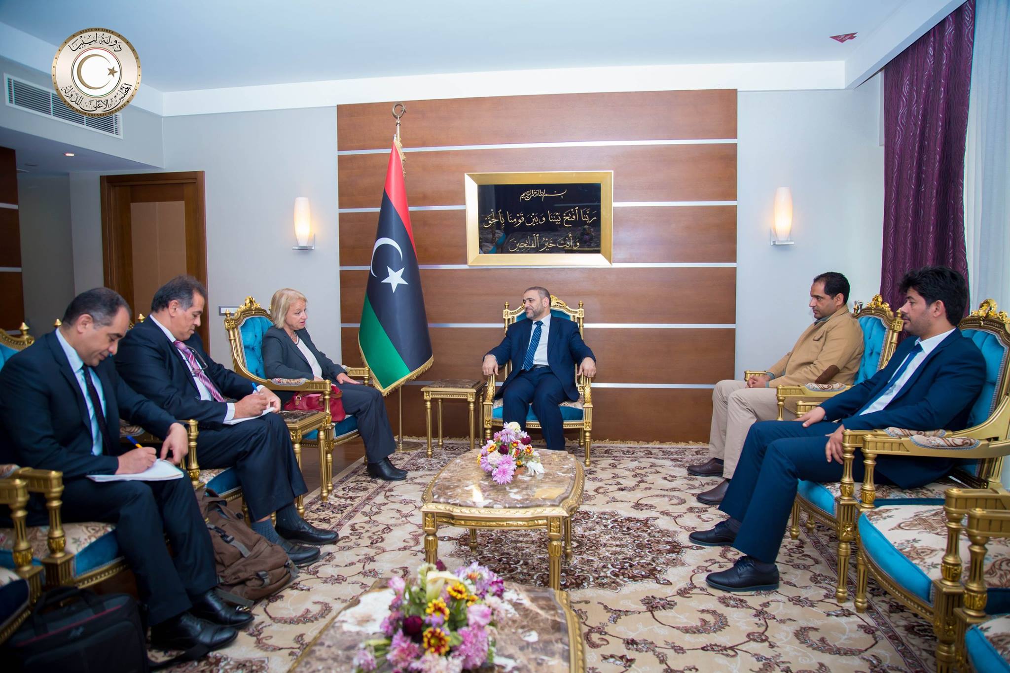 لقاء المشري ونائبيه مع السفيرة الأوروبية لدى ليبيا. (المكتب الإعلامي للمجلس الأعلى للدولة)