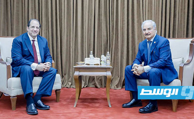 استقبال المشير حفتر لرئيس المخابرات المصرية في الرجمة، الخميس 17 يونيو 2021. (القيادة العامة)