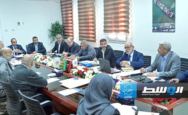 اجتماع مسؤولي مصلحة الموانئ والشركة الليبية للموانئ، الأحد 17 مارس 2024. (وزارة المواصلات)