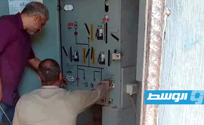 جانب من حملة إزالة التوصيلات غير الشرعية في بنغازي. (الشركة العامة للكهرباء)